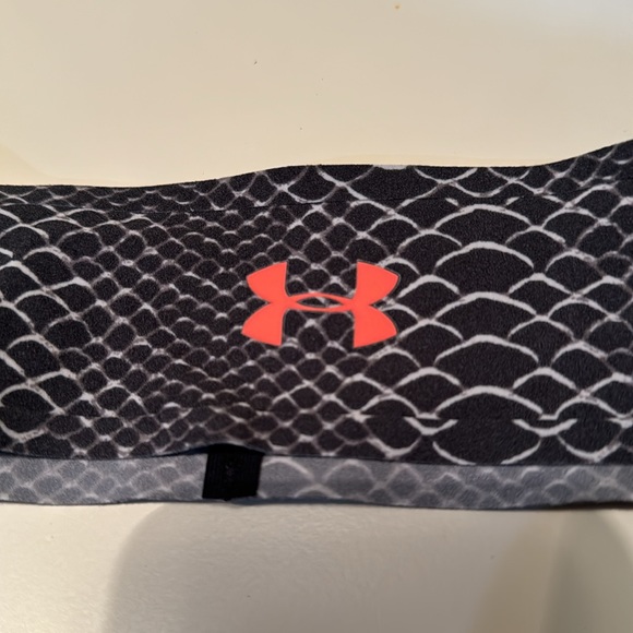Under Armour Headband. - Picture 6 of 6
